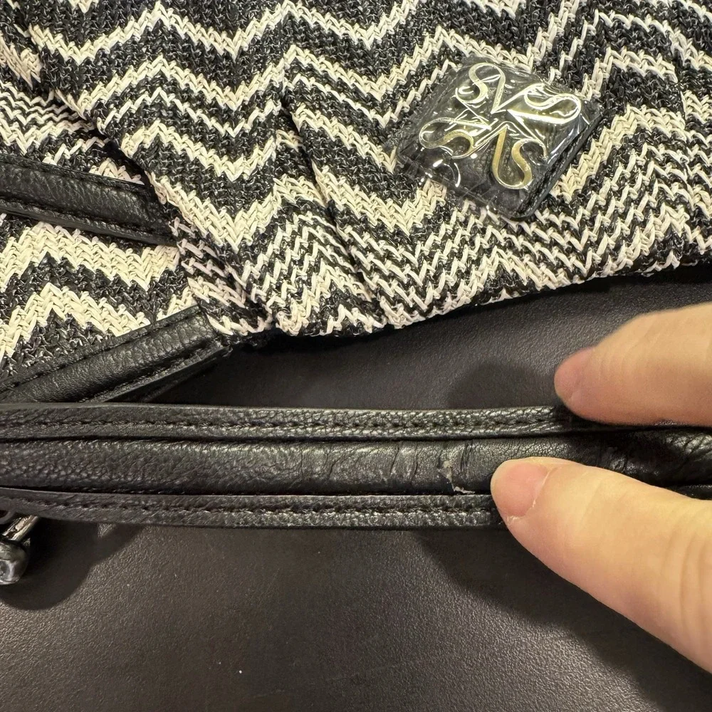 SIMPLY VERA WANG New  $69 ALICIA hobo women's handbag purse‎ chevron black beige